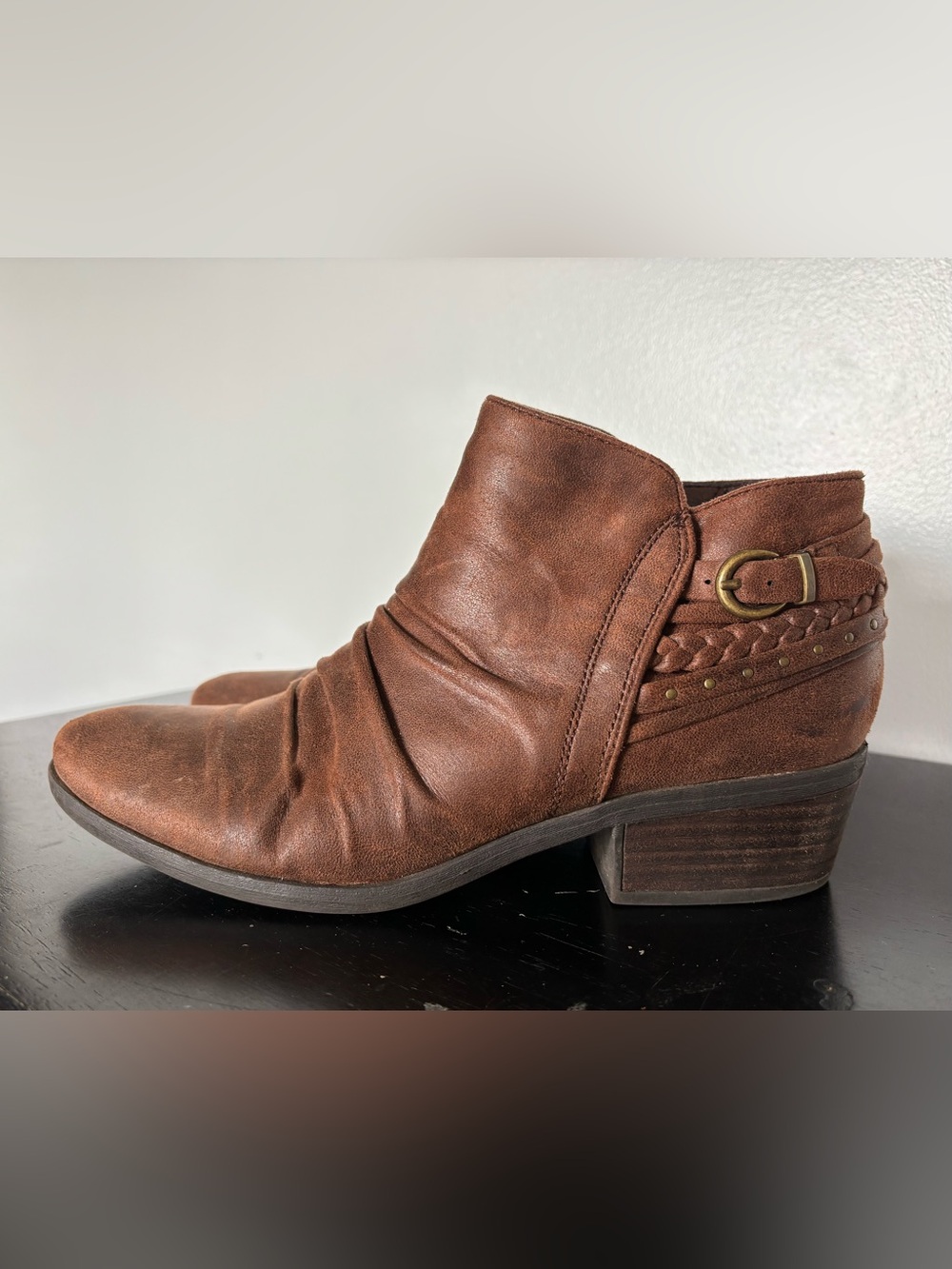 Baretraps Gene Ankle Bootie 9.5 Brown Almond Toe Side Zip Braid Buckle Fall